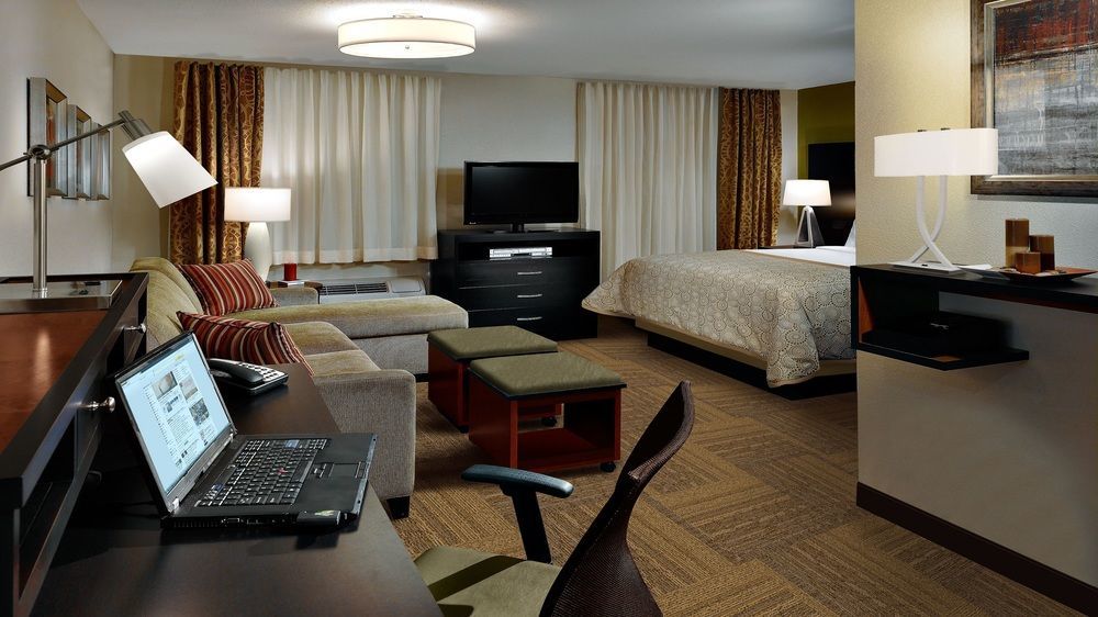 Staybridge Suites Corona South By Ihg Bagian luar foto
