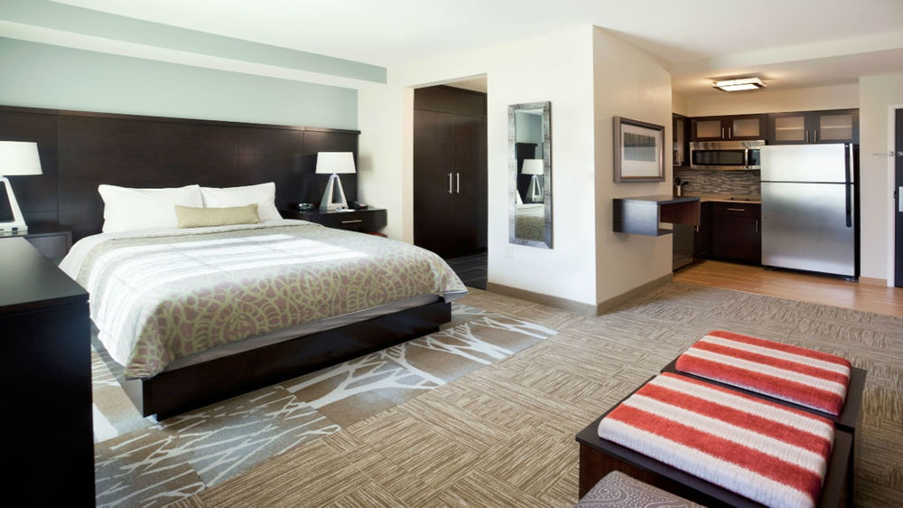 Staybridge Suites Corona South By Ihg Bagian luar foto