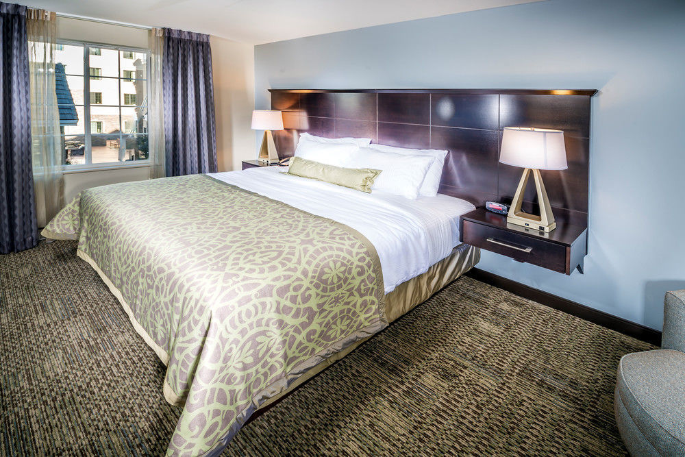 Staybridge Suites Corona South By Ihg Bagian luar foto