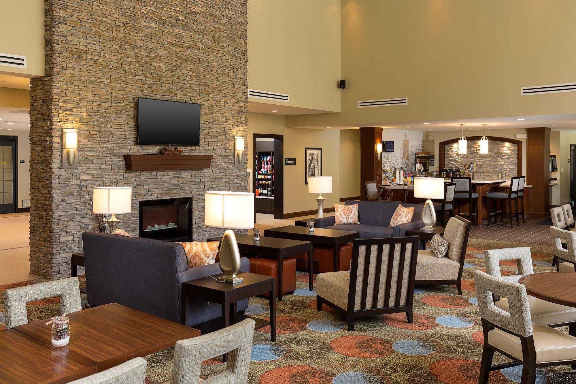 Staybridge Suites Corona South By Ihg Bagian luar foto