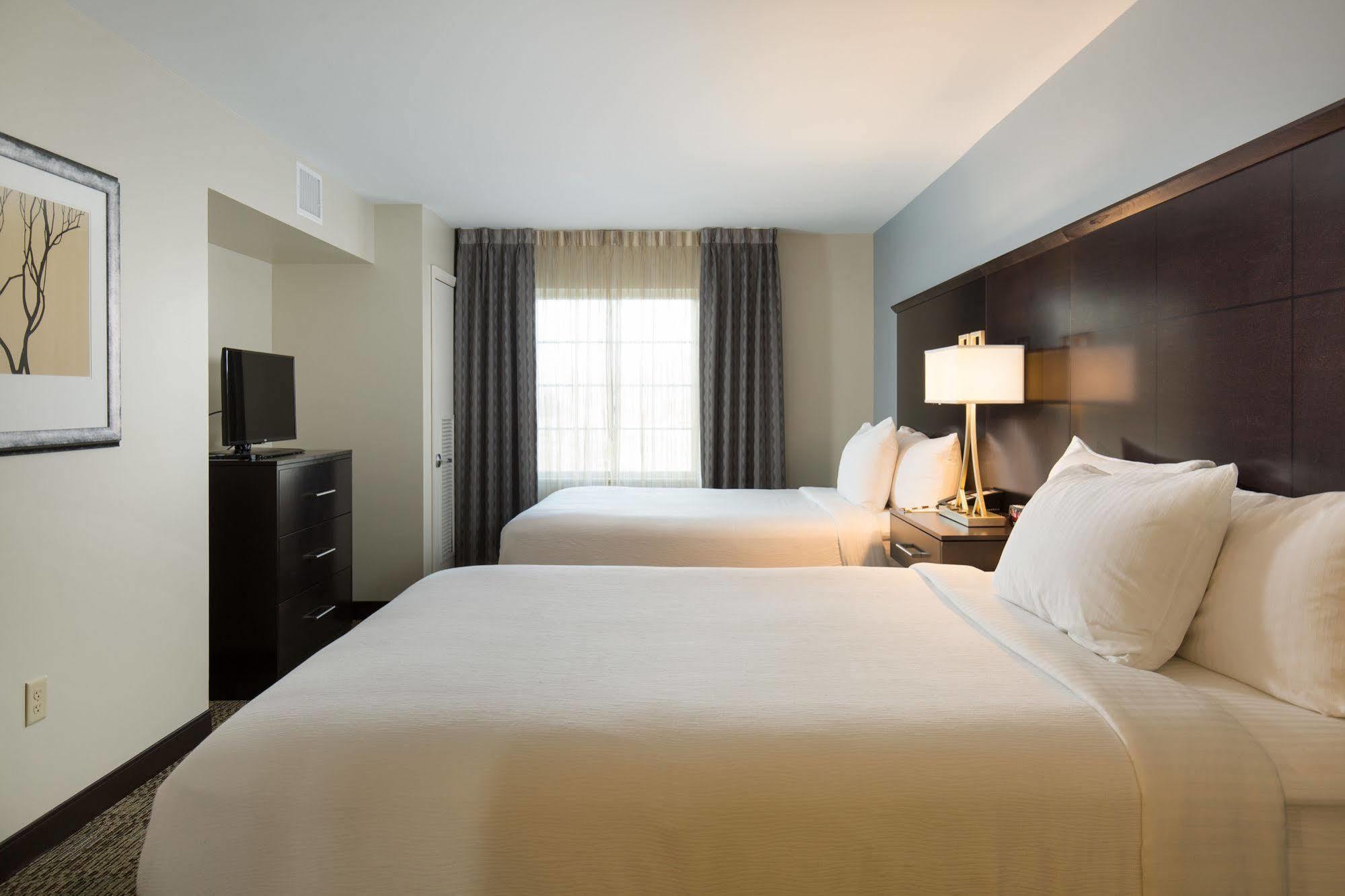 Staybridge Suites Corona South By Ihg Bagian luar foto