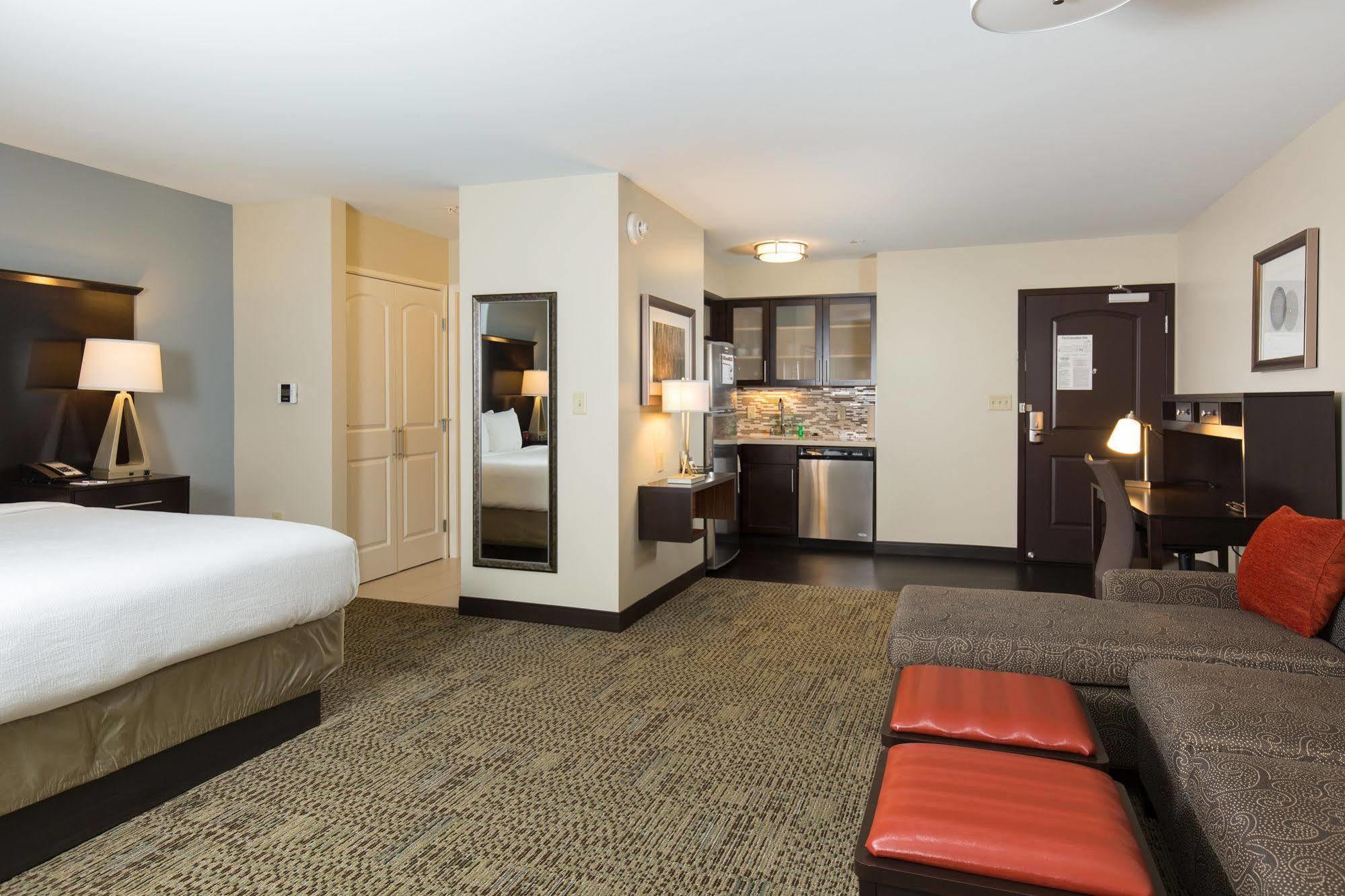 Staybridge Suites Corona South By Ihg Bagian luar foto