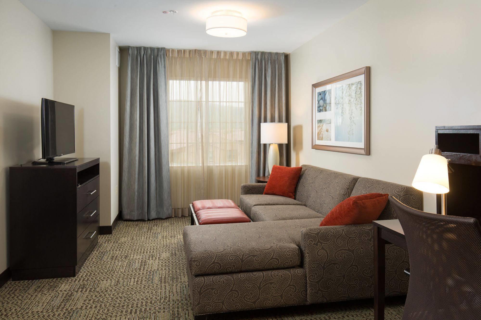 Staybridge Suites Corona South By Ihg Bagian luar foto