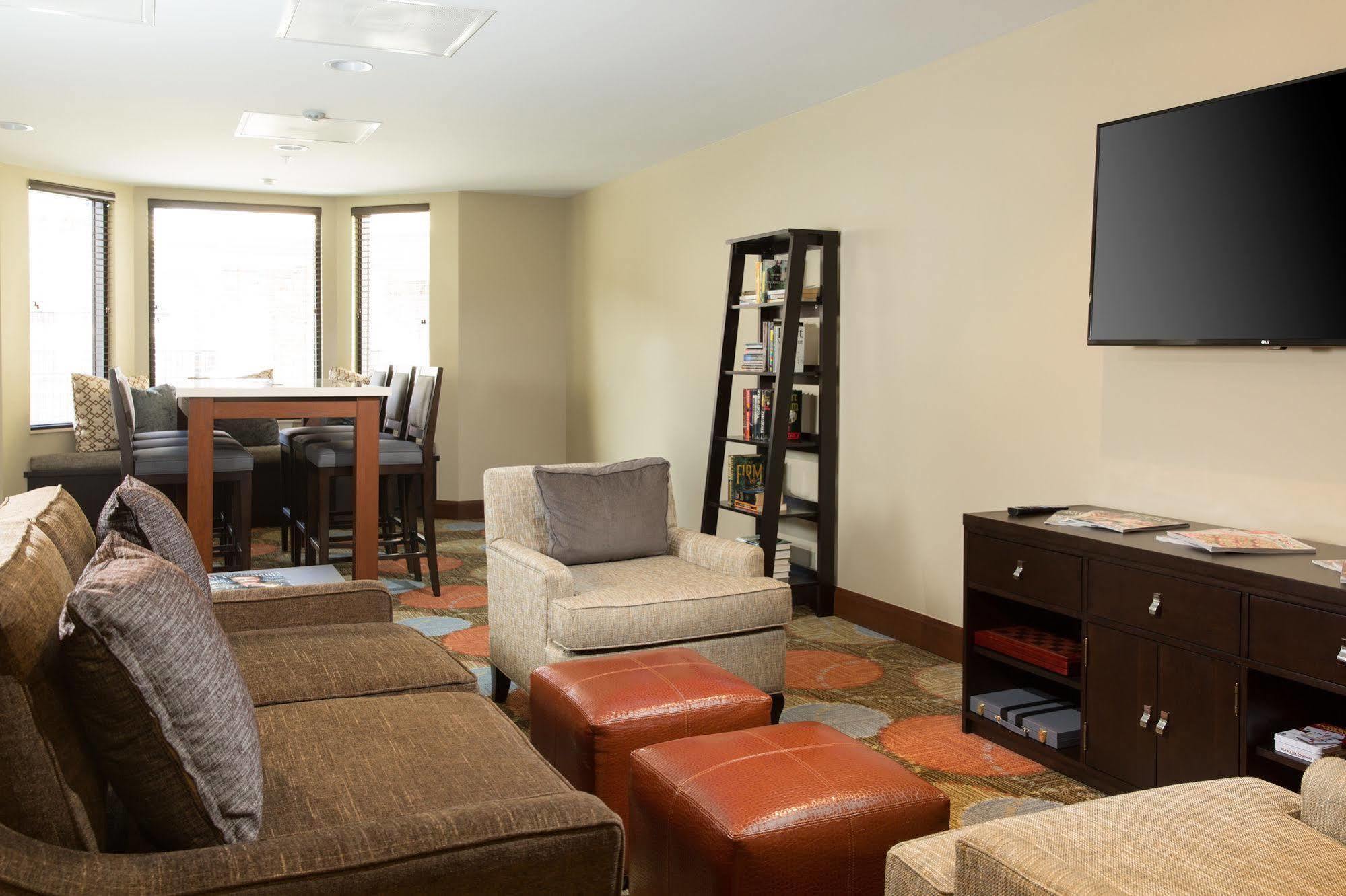 Staybridge Suites Corona South By Ihg Bagian luar foto
