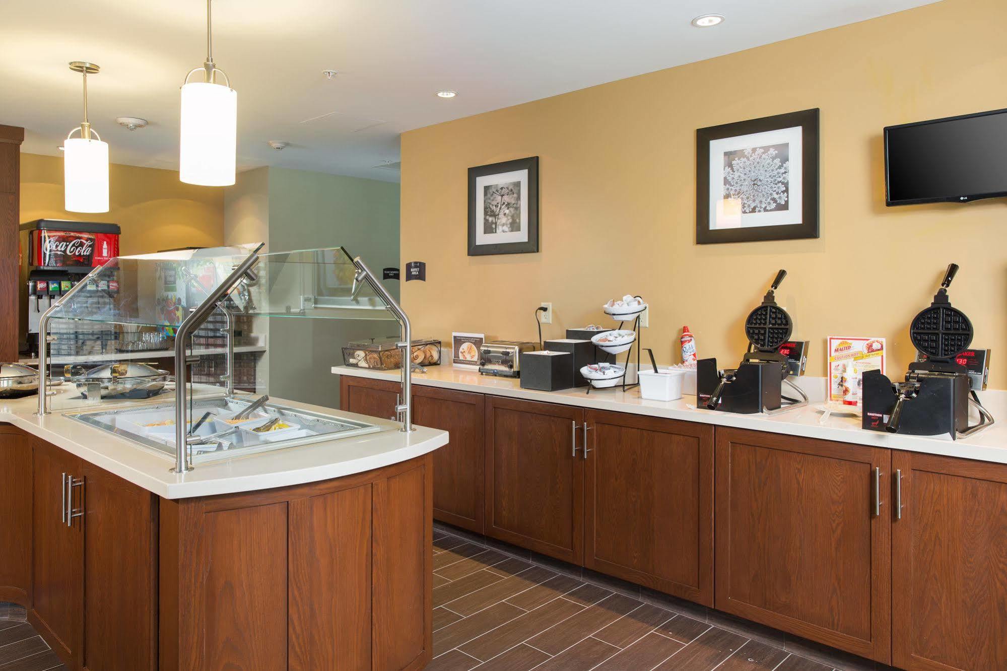 Staybridge Suites Corona South By Ihg Bagian luar foto