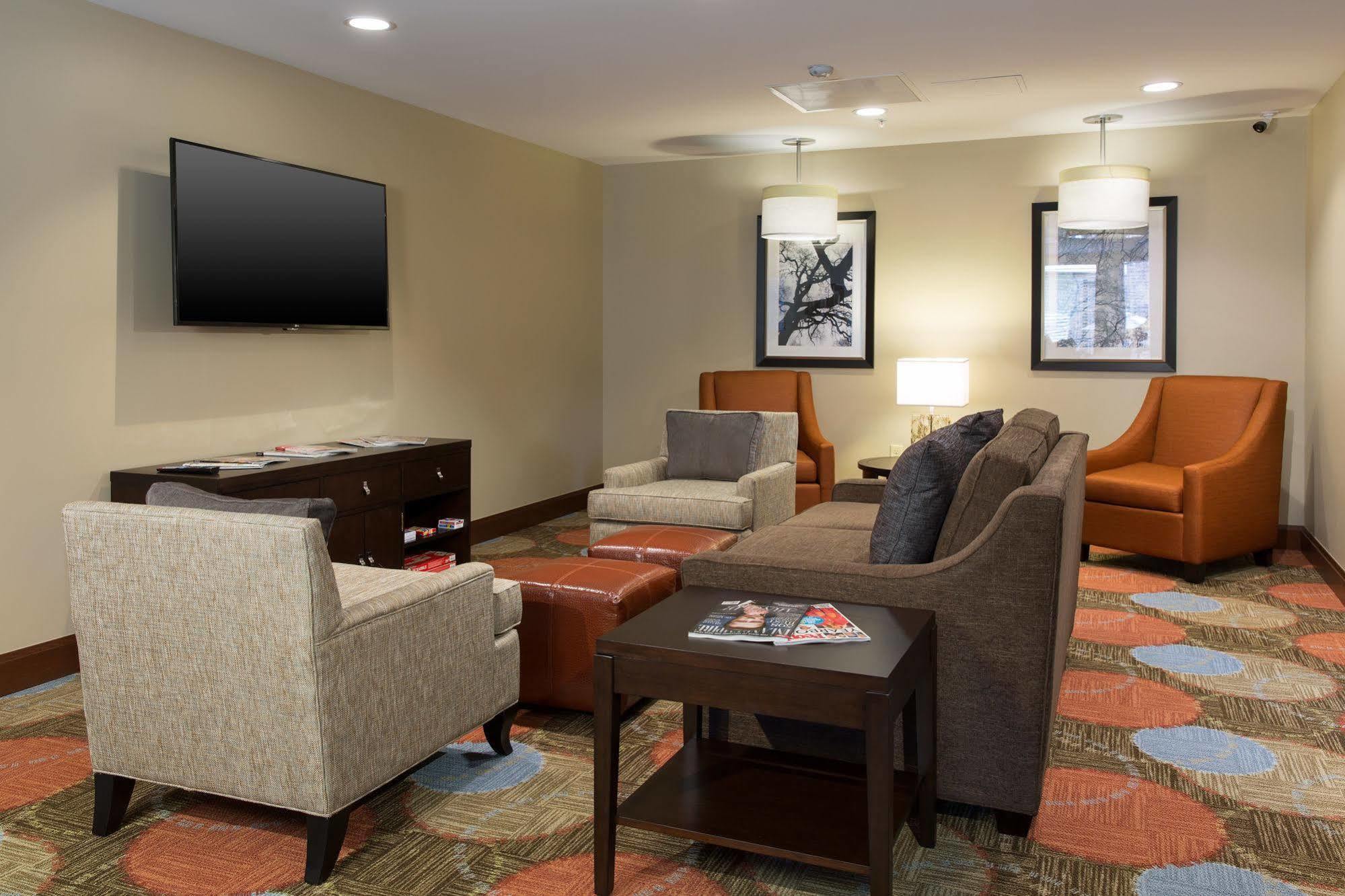 Staybridge Suites Corona South By Ihg Bagian luar foto